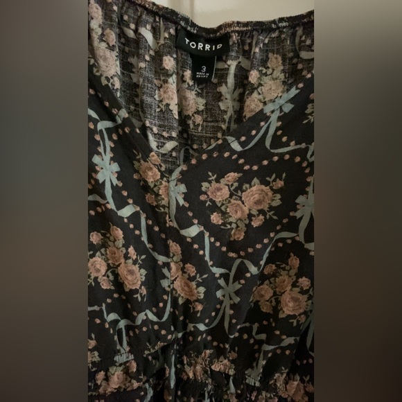 Torrid 3 Floral Black and Pink Women's Top - Picture 2 of 2